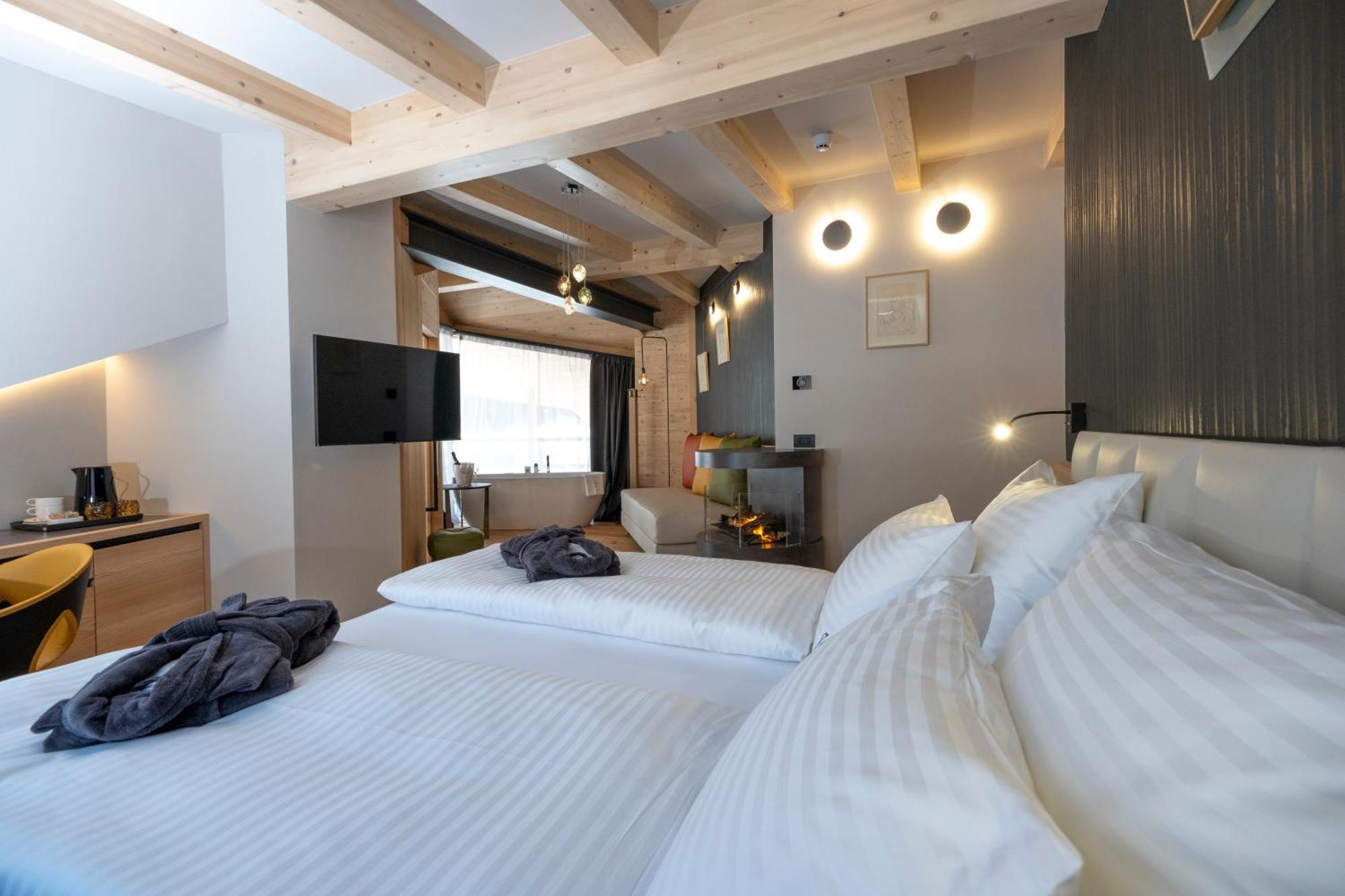 Locanda degli Artisti Art Hotel Canazei Esterno foto